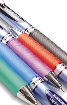 Gelpenna PENTEL EnerGel needle 0,5 svart